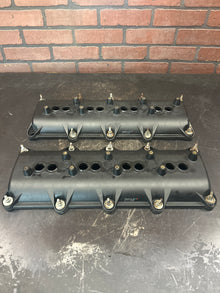 2006-2010 Jeep Cherokee SRT8 6.1l Hemi Genuine OEM Valve Covers Pair LH + RH Set