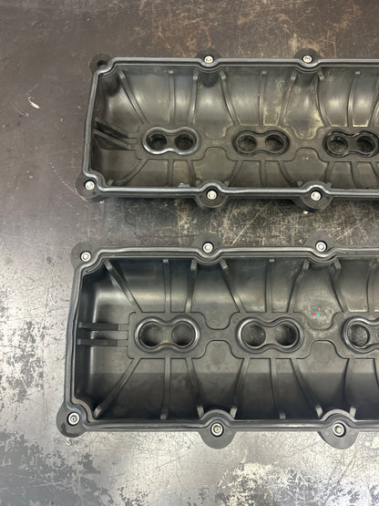 2006-2010 Jeep Cherokee SRT8 6.1l Hemi Genuine OEM Valve Covers Pair LH + RH Set
