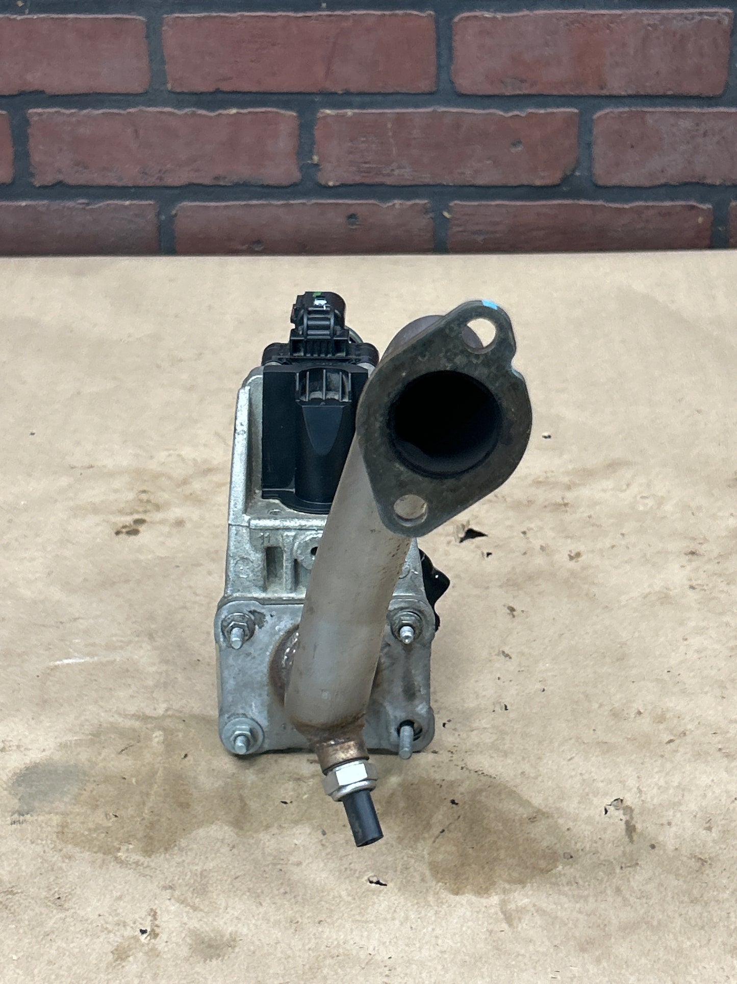 2014-2024 DODGE RAM 2500 3500 6.4L EXHAUST EGR VALVE ASSEMBLY 04627465AE