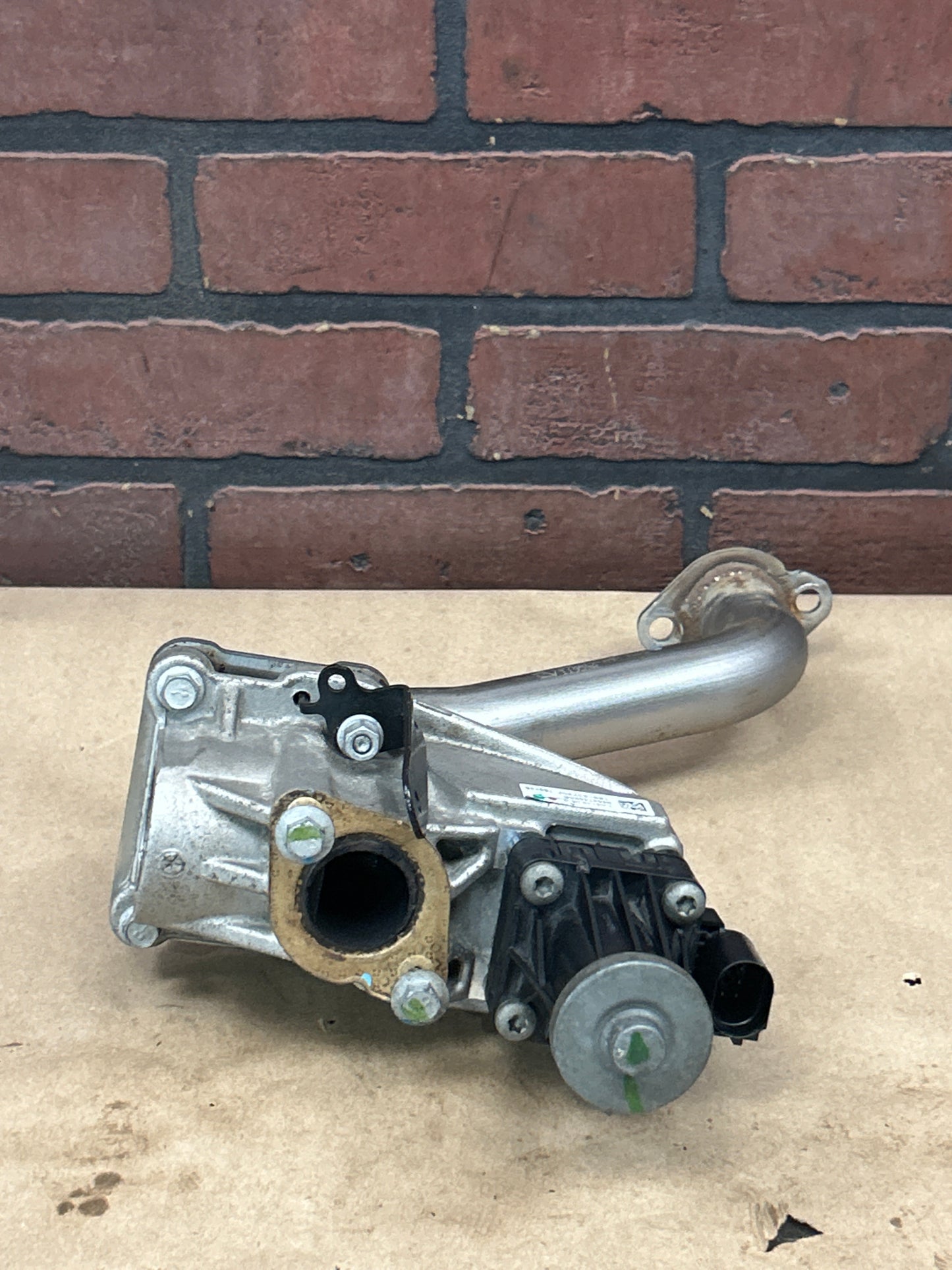 2014-2024 DODGE RAM 2500 3500 6.4L EXHAUST EGR VALVE ASSEMBLY 04627465AE