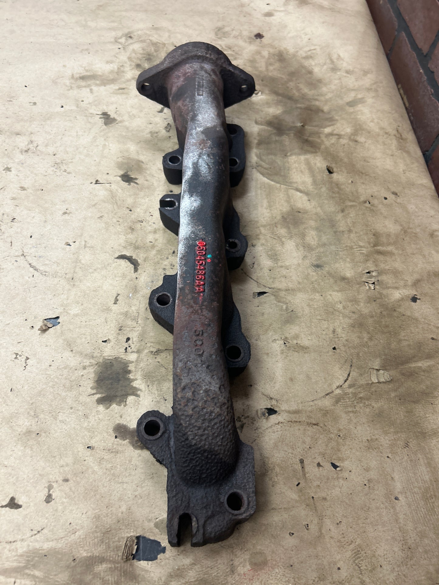 11-18 Ram 1500 2500 3500 6.4 Hemi Exhaust Manifold Set 05045486AA 05045485AC