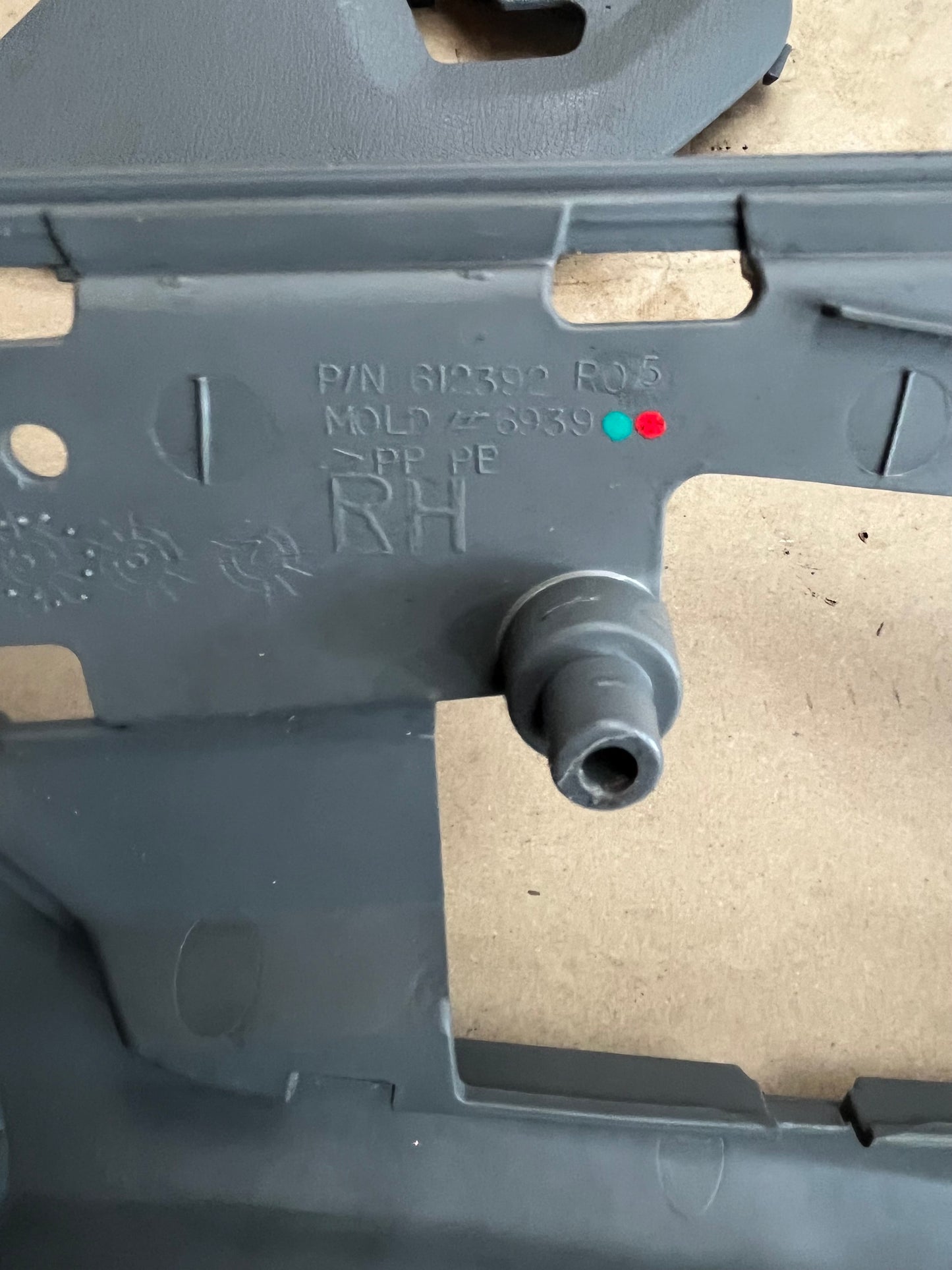 2005-2010 Jeep Grand Cherokee Commander Seat Adjuster Shield with Control Panel