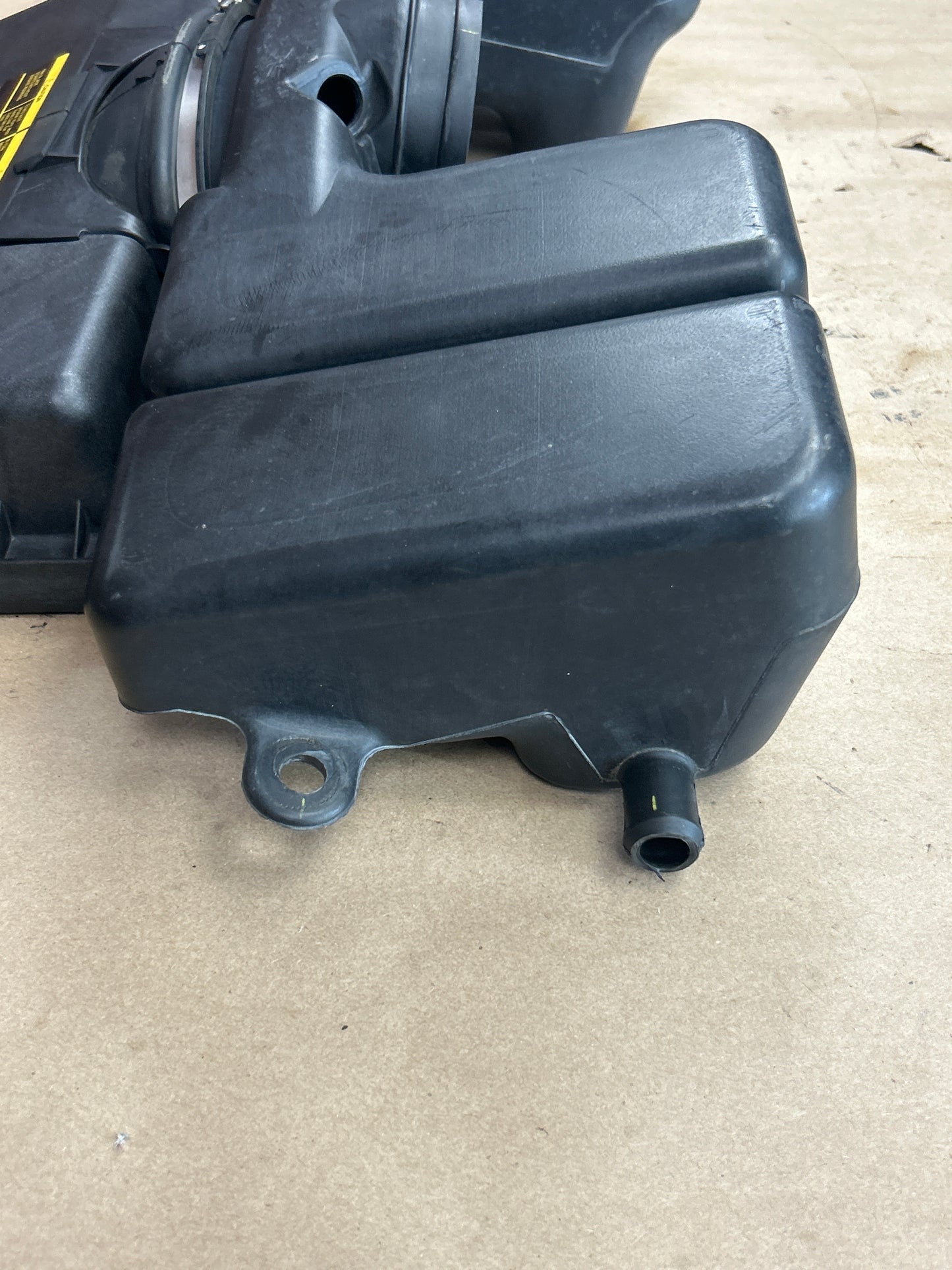 1998-2002 Camaro Pontiac Firebird Air Cleaner Cover Housing Duct Intake