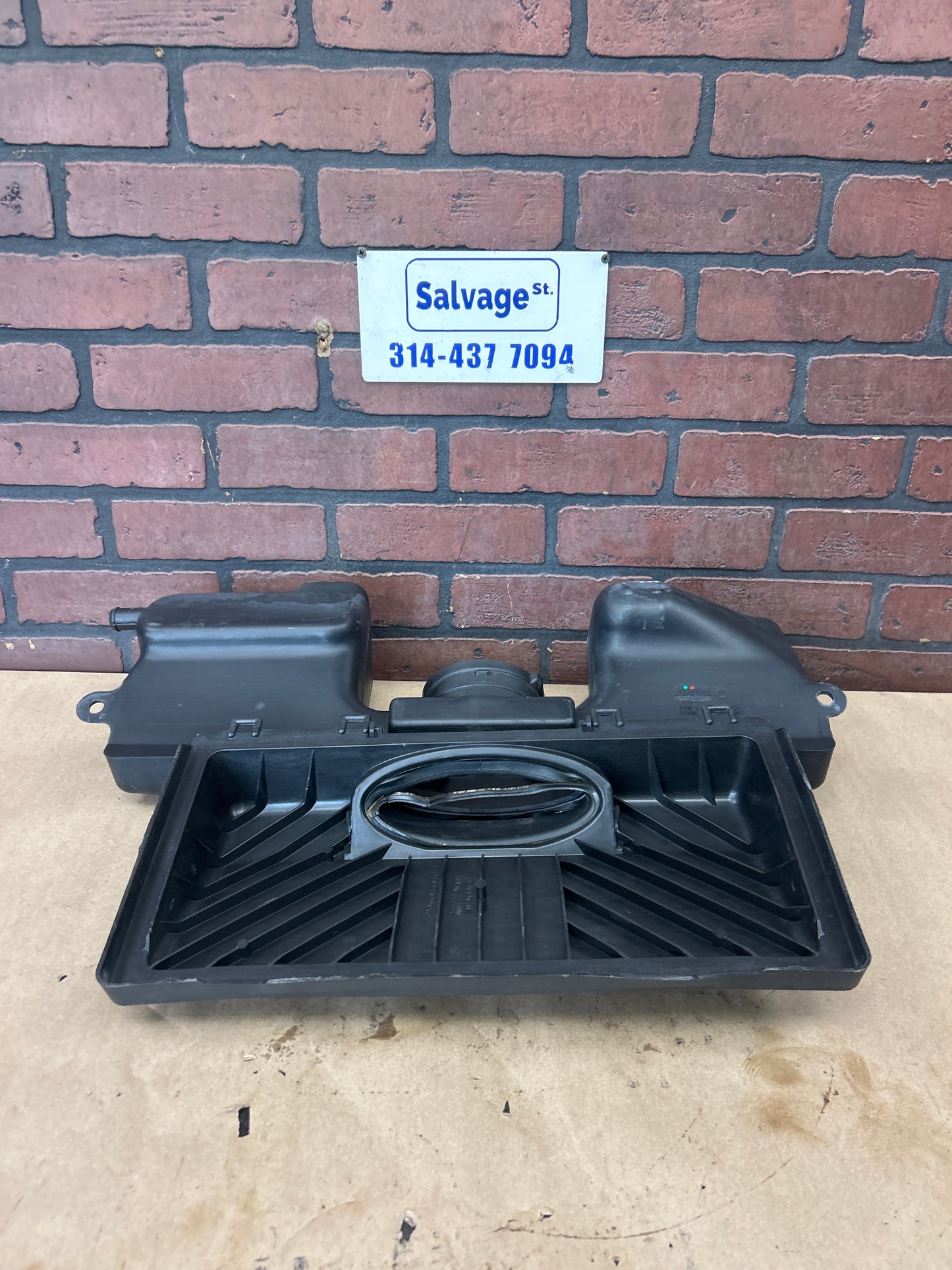 1998-2002 Camaro Pontiac Firebird Air Cleaner Cover Housing Duct Intake