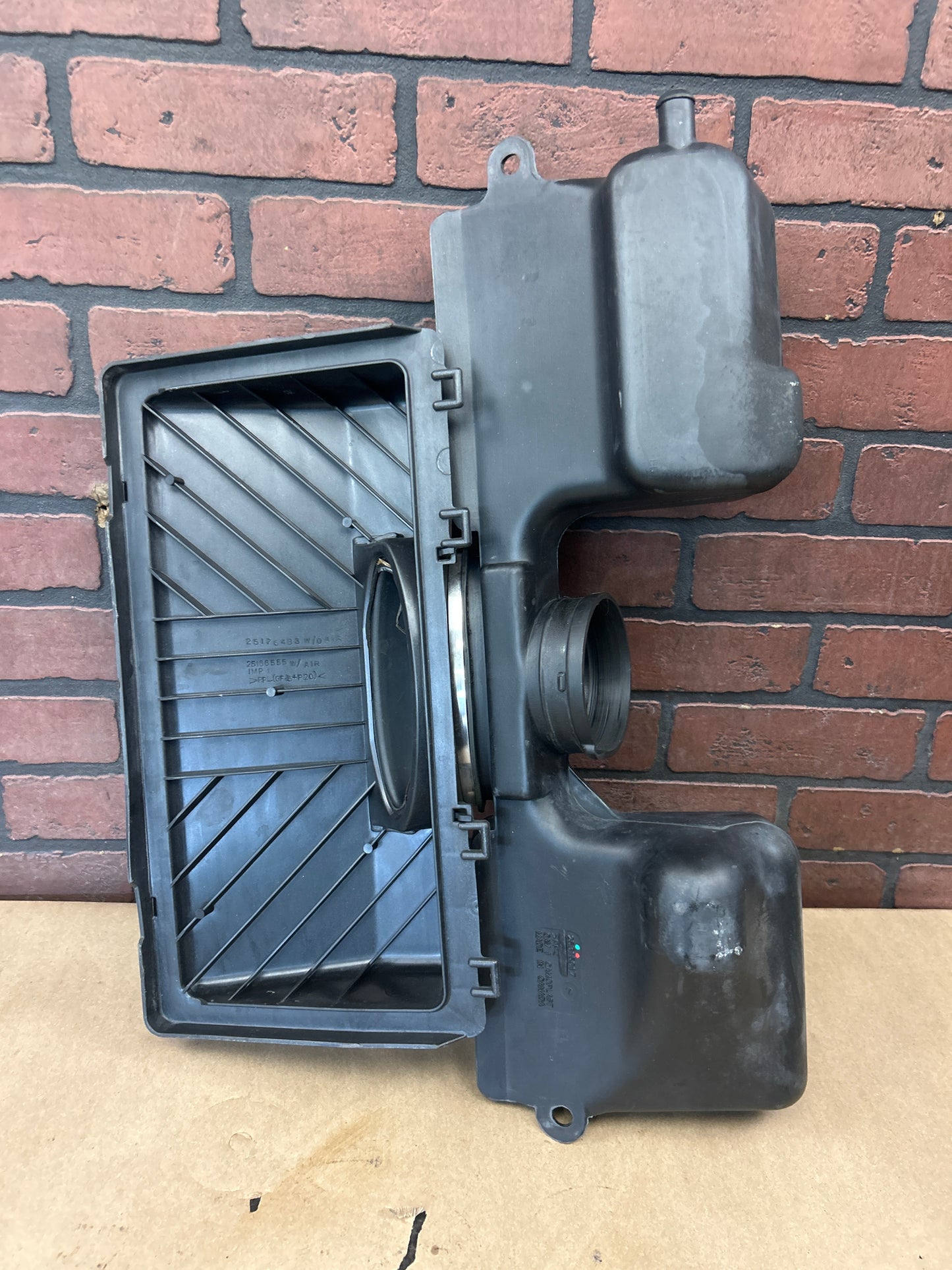 1998-2002 Camaro Pontiac Firebird Air Cleaner Cover Housing Duct Intake