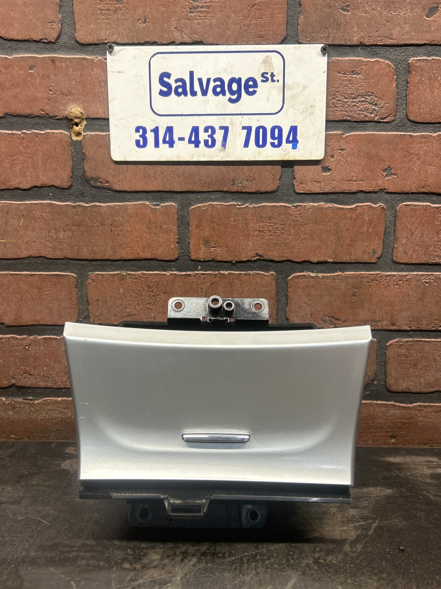 2014-2015 Jeep Grand Cherokee SRT8 Dash Storage Bin/Ashtray OEM X90020202SF