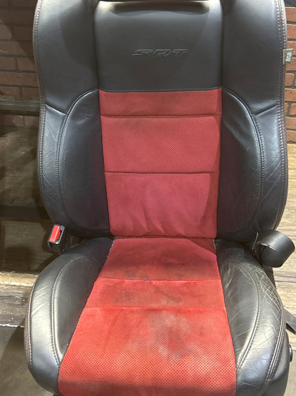 15-17 Jeep Grand Cherokee SRT Radar Red W/Ent Screen Front Rear Complete Set OEM