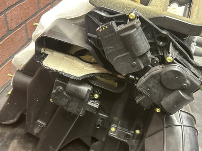 2014-2021 Grand Cherokee SRT HVAC AC Climate Heater Blower Motor Housing Box OEM