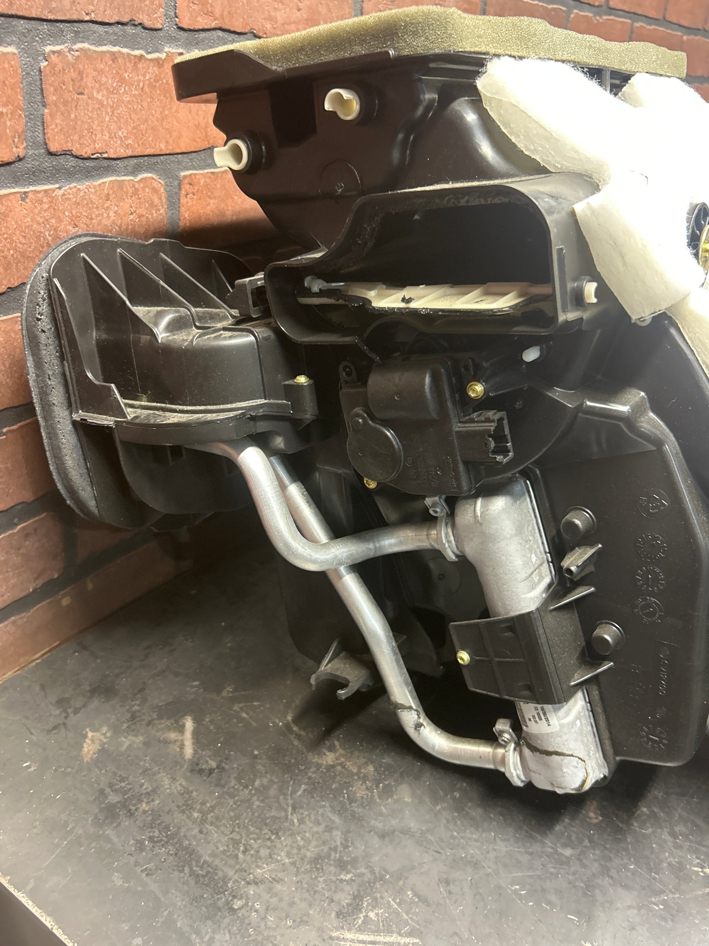 2014-2021 Grand Cherokee SRT HVAC AC Climate Heater Blower Motor Housing Box OEM