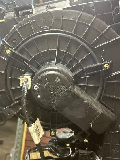 2014-2021 Grand Cherokee SRT HVAC AC Climate Heater Blower Motor Housing Box OEM