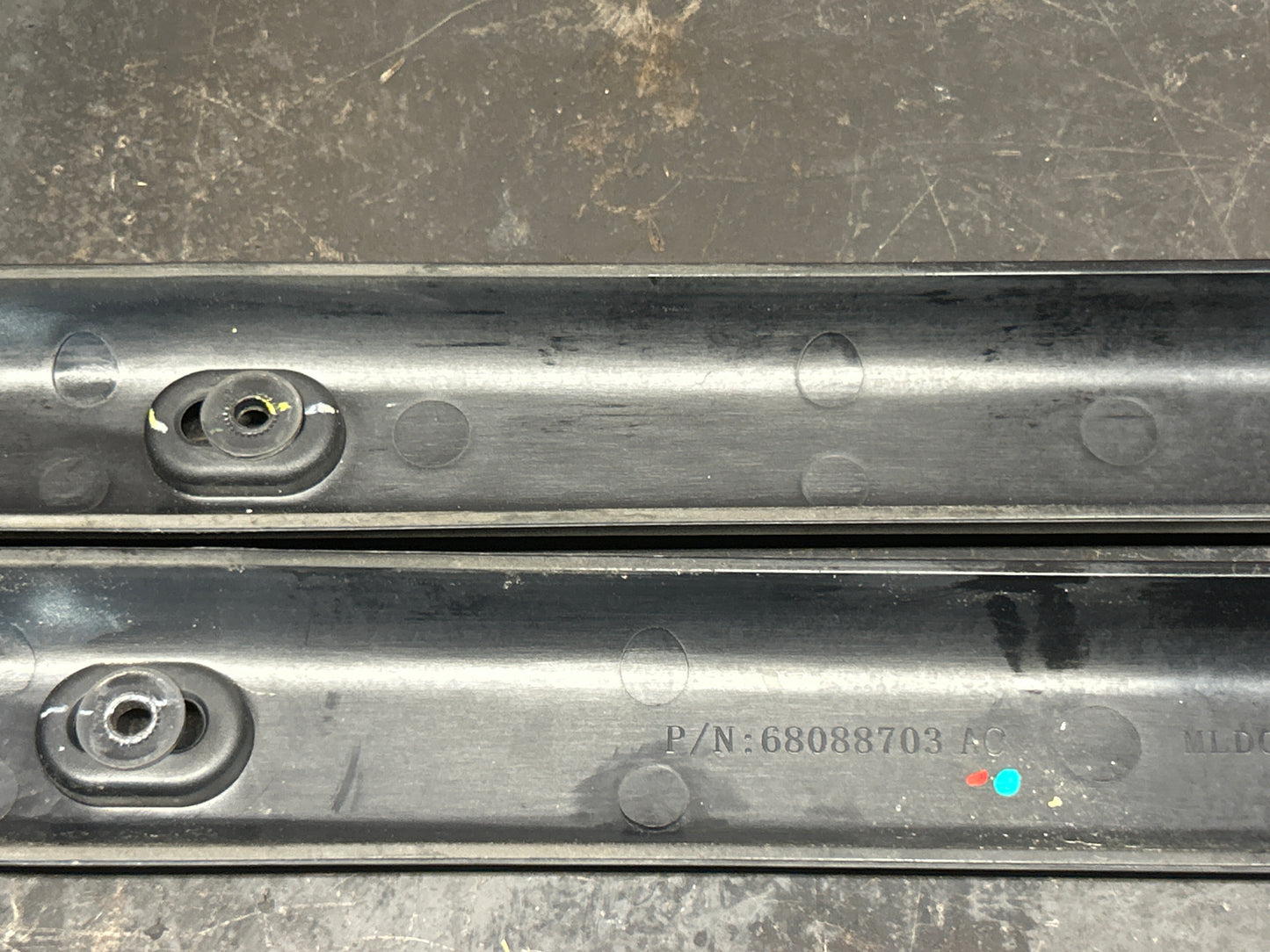 2011-2021 Jeep Grand Cherokee Roof Rack Rails Luggage Carrier Set OEM 68088703AC