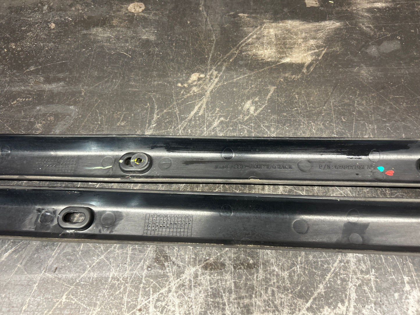 2011-2021 Jeep Grand Cherokee Roof Rack Rails Luggage Carrier Set OEM 68088703AC