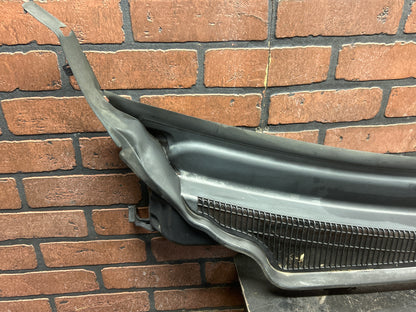 2011-2015 Jeep Grand Cherokee SRT Front Black Upper Cowl Panel 55079197AH