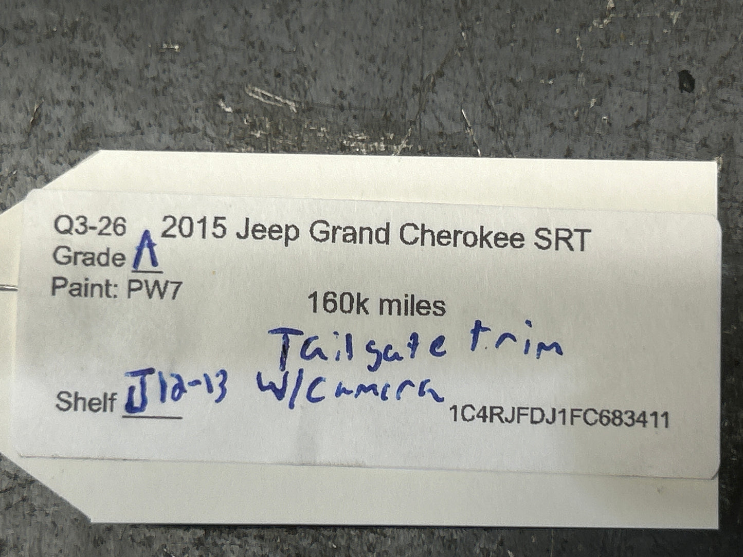 15-21 JEEP GRAND CHEROKEE TAILGATE TRIM WITH CAMERA OEM SRT 1WD55TRMAD