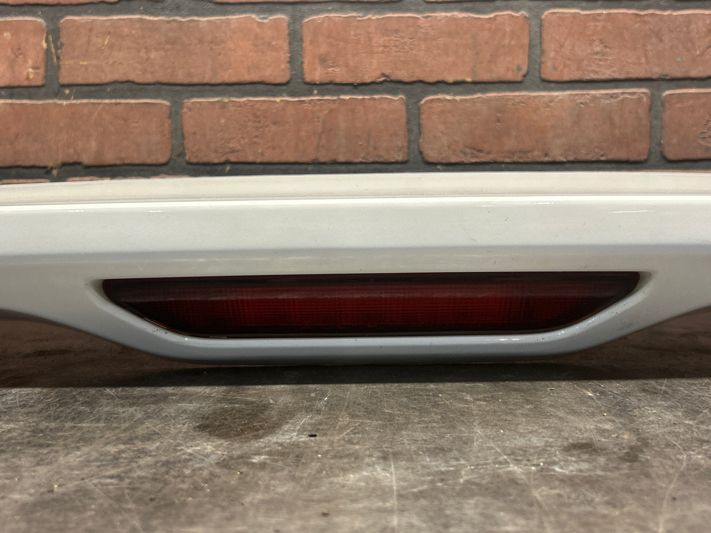 15-23 Jeep Grand Cherokee OEM Rear Tailgate Trunk Spoiler 68217495 / 1VN50GW7AD