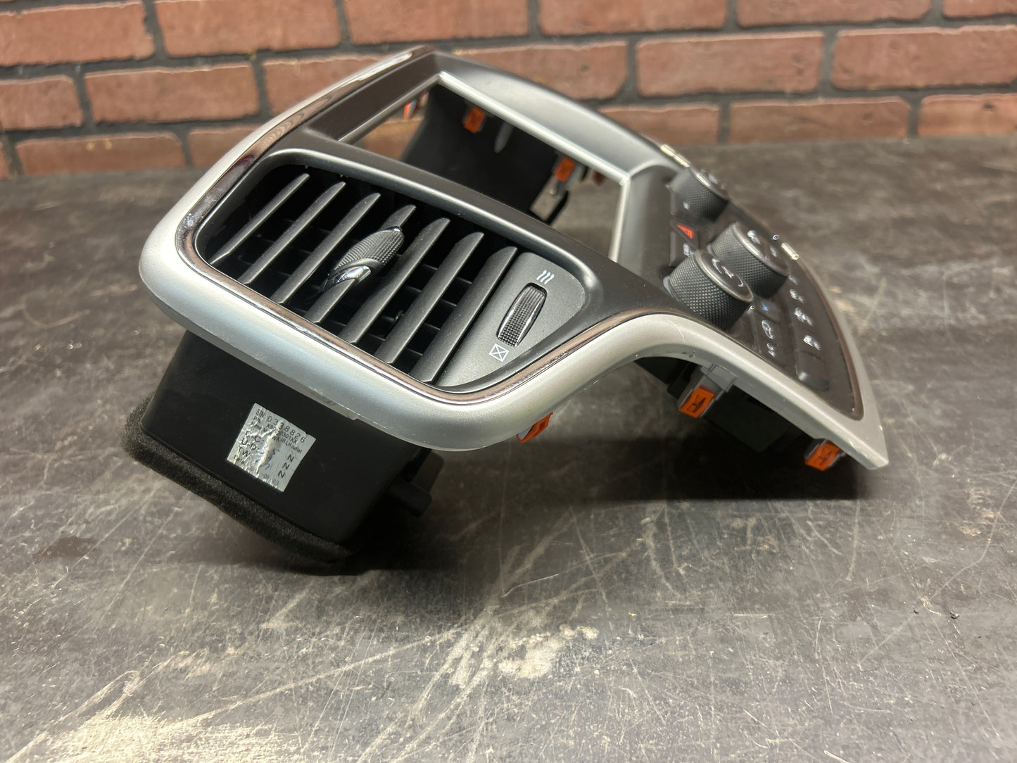 15 Jeep Grand Cherokee SRT OEM Vehicle Feature Controls Center Stack  68249259AA