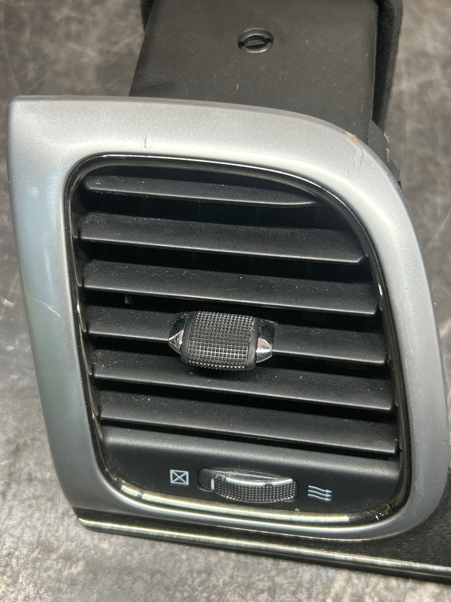 2011-2017 JEEP GRAND CHEROKEE SRT OEM DASHBOARD DRIVER SIDE AC A/C HEATER VENT