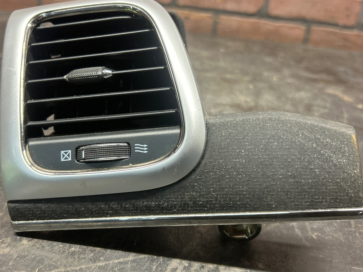 2011-2017 JEEP GRAND CHEROKEE SRT OEM DASHBOARD DRIVER SIDE AC A/C HEATER VENT