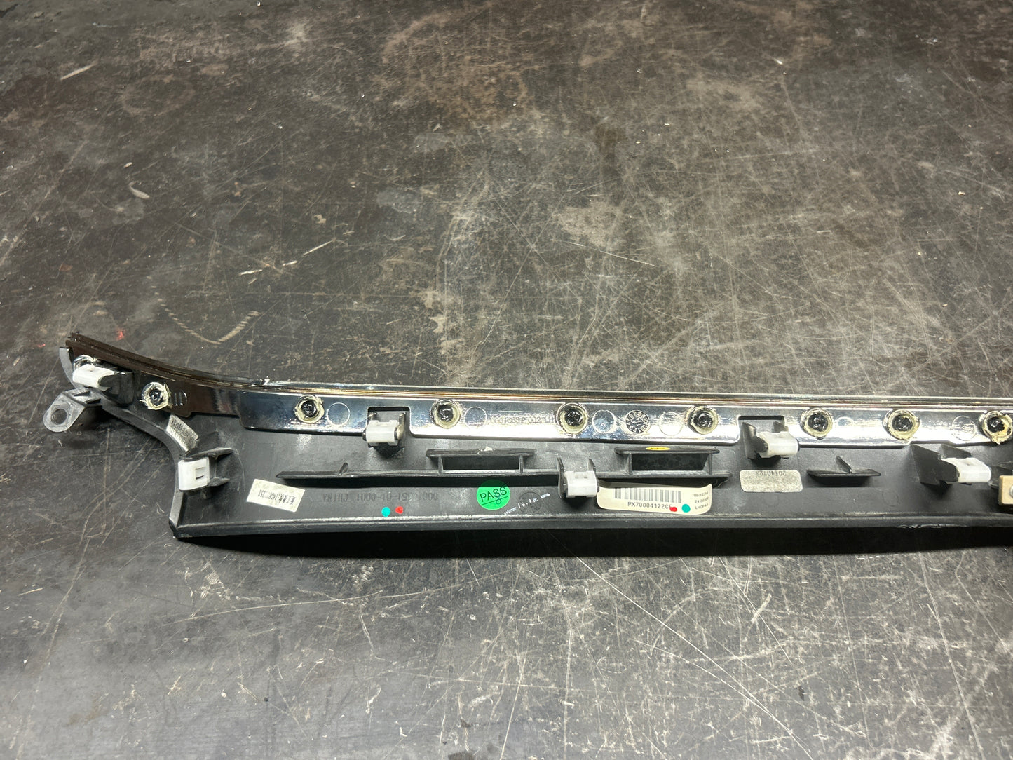 2011-2021 Jeep Grand Cherokee SRT Passenger Right Outer Dash Vent OEM 11977641