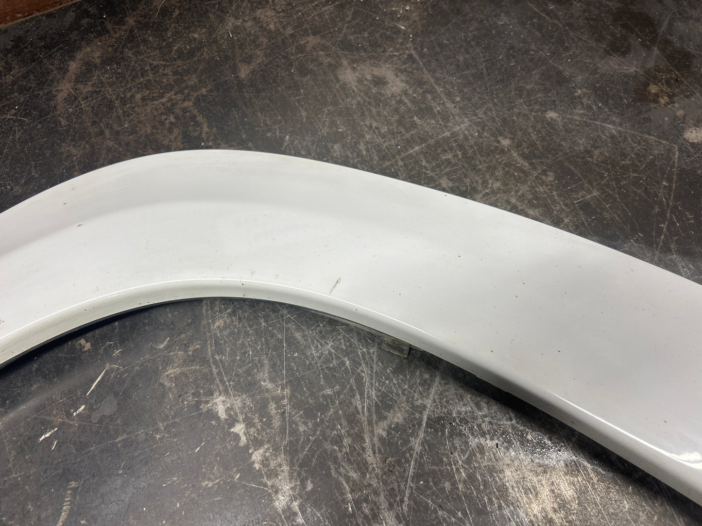 2014-2021 GRAND CHEROKEE SRT/TRACKHAWK WK2 FRONT LEFT DRIVER FENDER FLARE TRIM