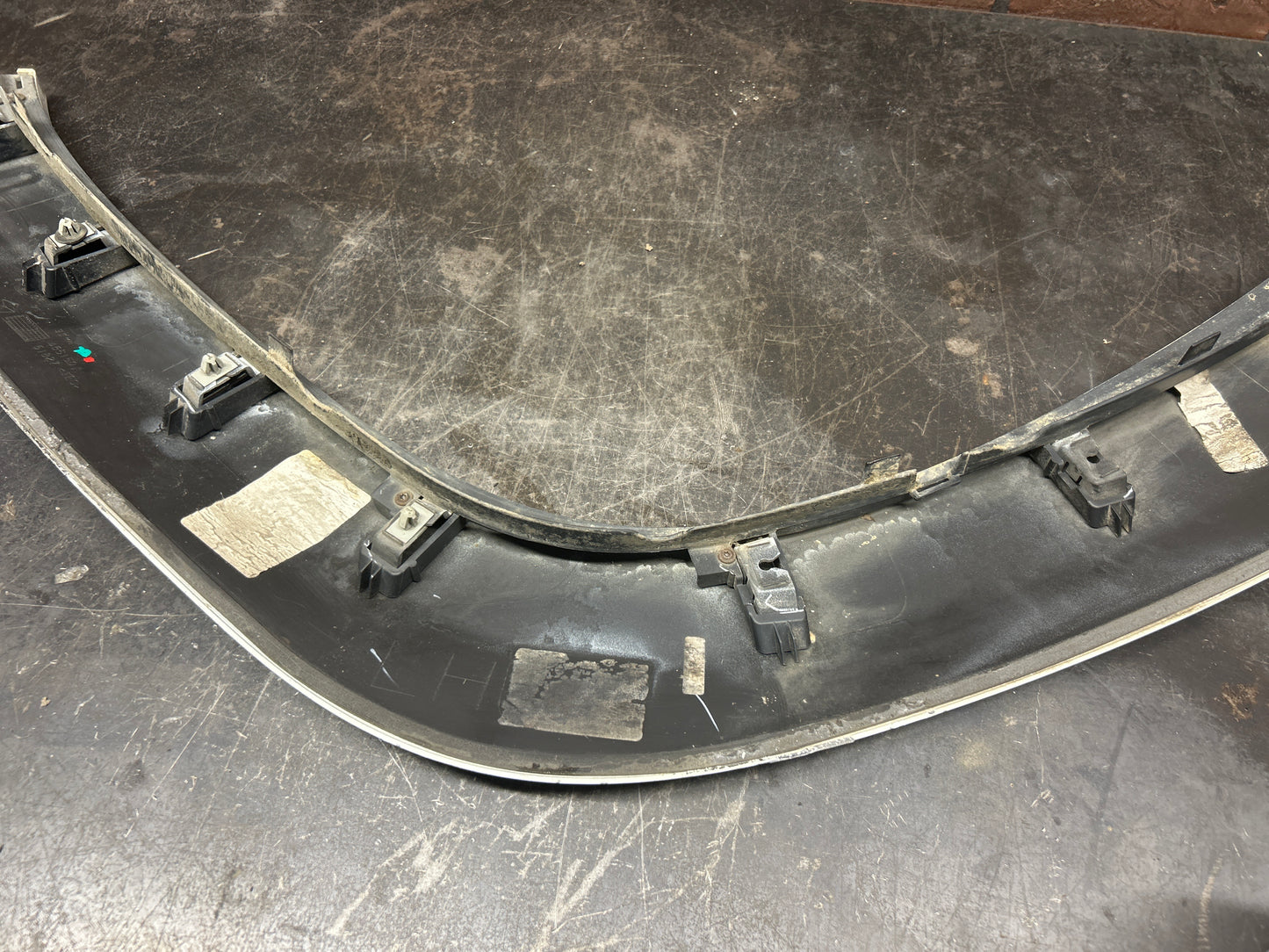 2014-2021 GRAND CHEROKEE SRT/TRACKHAWK WK2 FRONT LEFT DRIVER FENDER FLARE TRIM