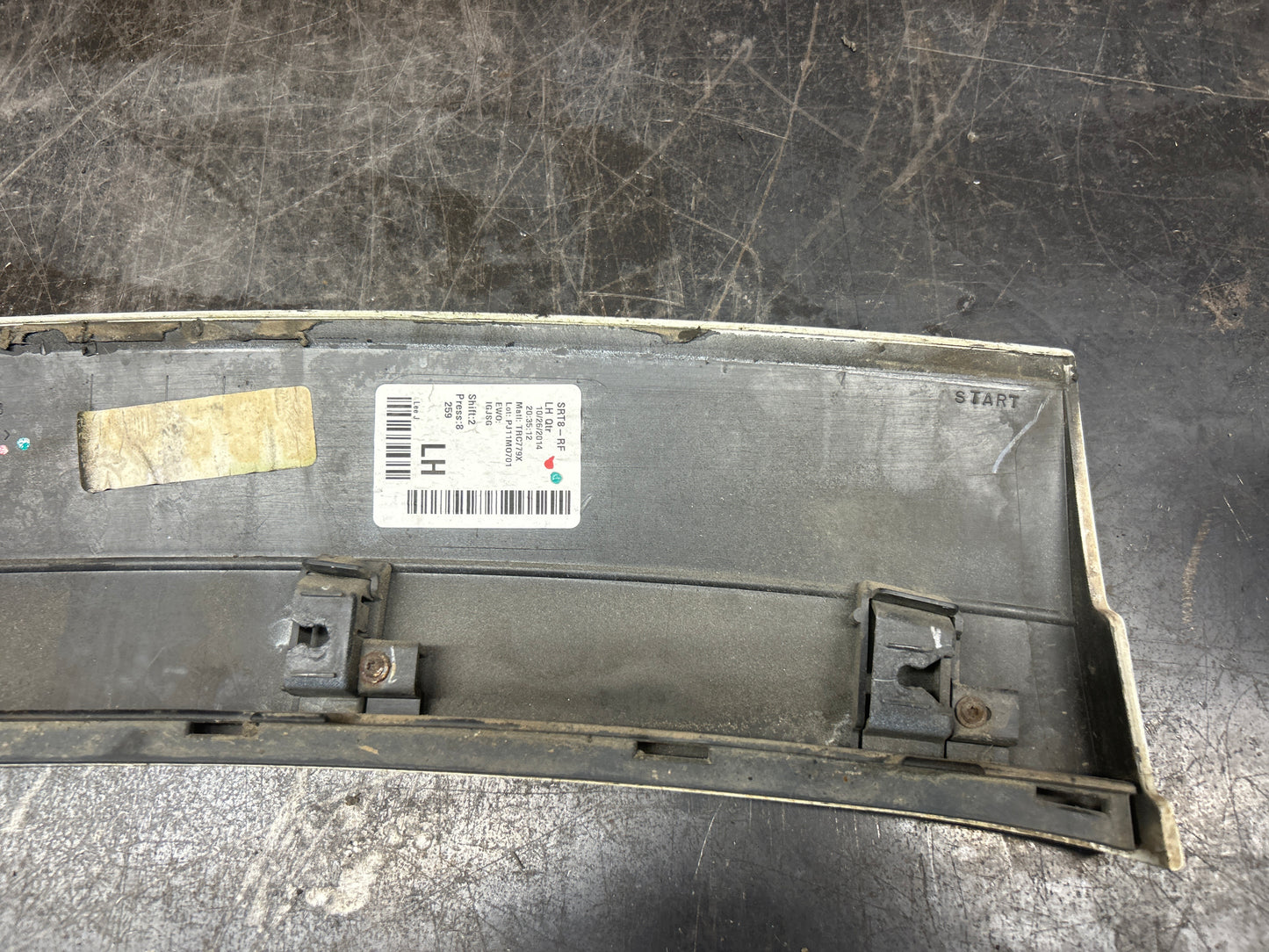 2014-2021 GRAND CHEROKEE SRT/TRACKHAWK REAR RIGHT PASSENGER QUARTER PANEL FLARE