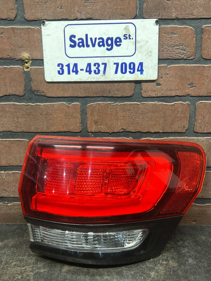 15-21 Jeep Grand Cherokee SRT Rear Right Tail Light  Assembly OEM 68142942AE