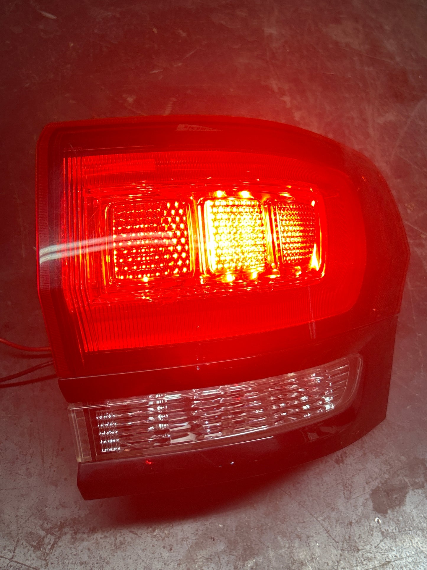 15-21 Jeep Grand Cherokee SRT Rear Right Tail Light  Assembly OEM 68142942AE