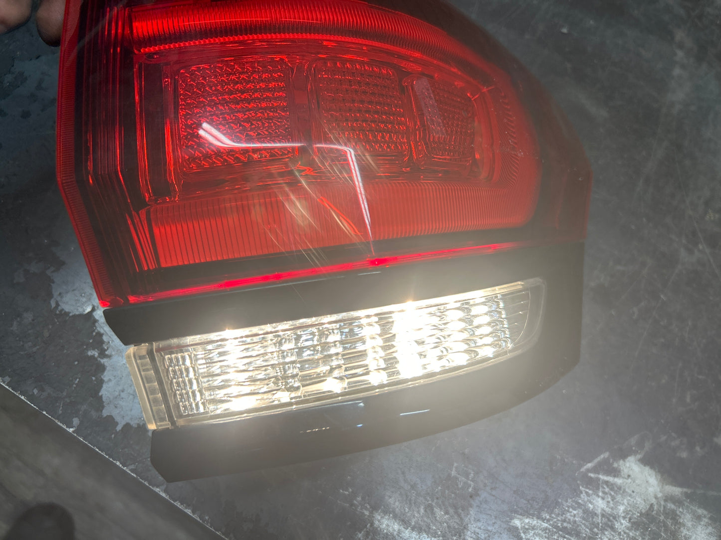 15-21 Jeep Grand Cherokee SRT Rear Right Tail Light  Assembly OEM 68142942AE