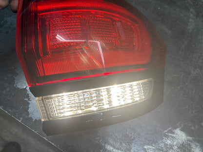 15-21 Jeep Grand Cherokee SRT Rear Right Tail Light  Assembly OEM 68142942AE