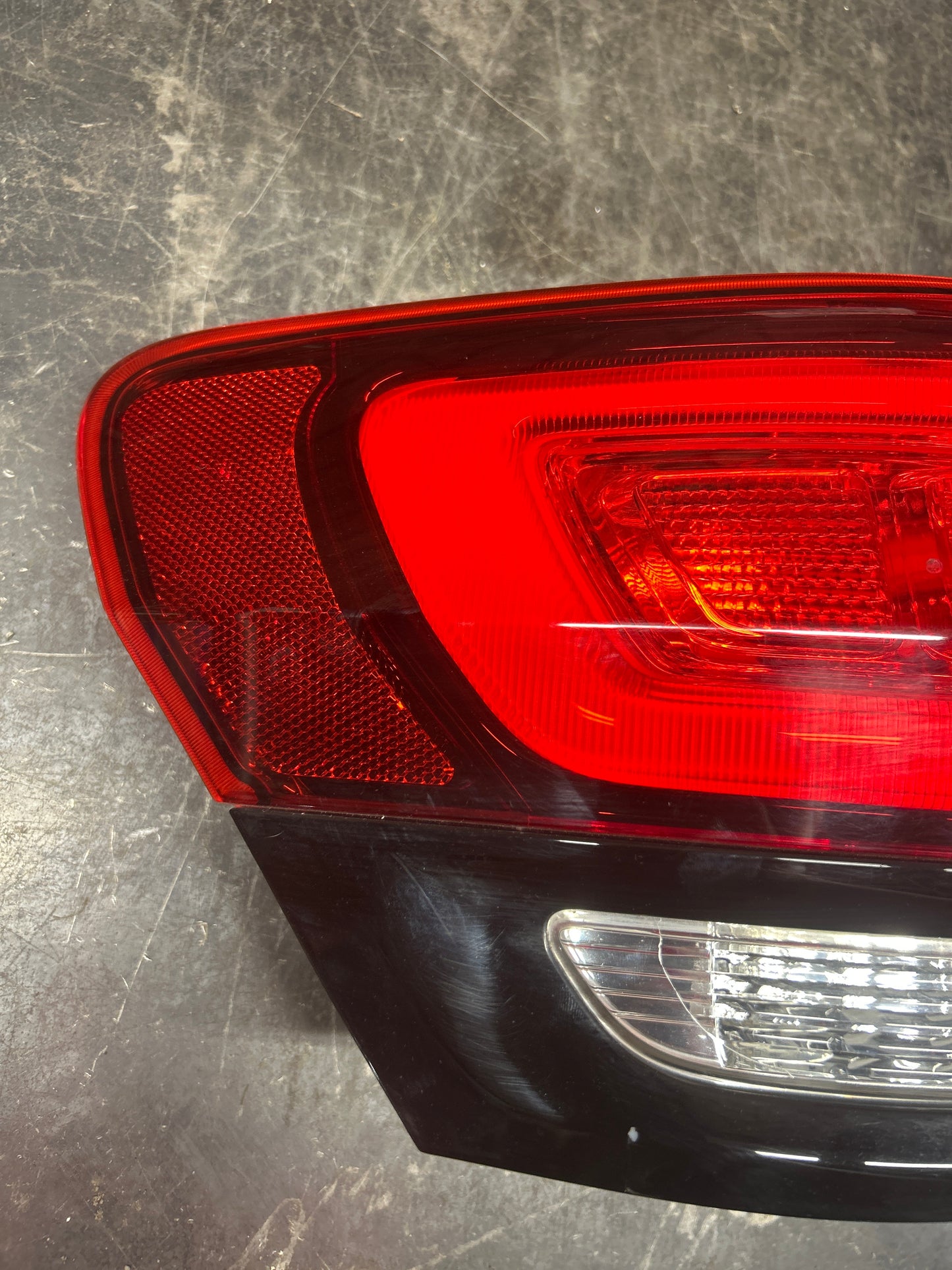 15-21 Jeep Grand Cherokee SRT Driver Left Tail Light  Assembly OEM 68142943AE