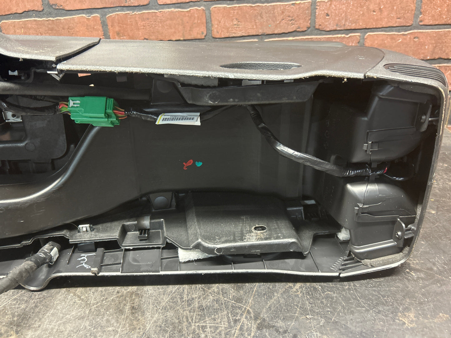 2014-2023 Jeep Grand Cherokee SRT Center Console Arm Rest & Cup Holder Assembly