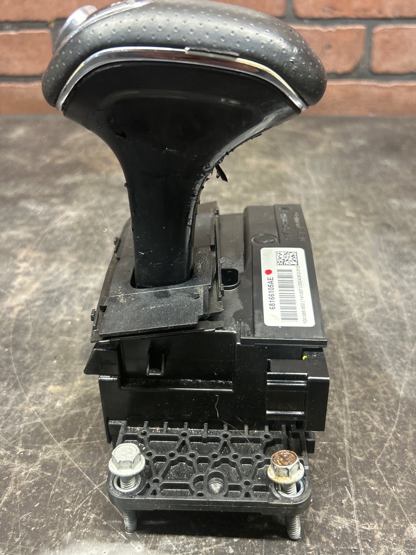 14- 15 Jeep Grand Cherokee Automatic Transmission Gear Shifter OEM 68166105AE
