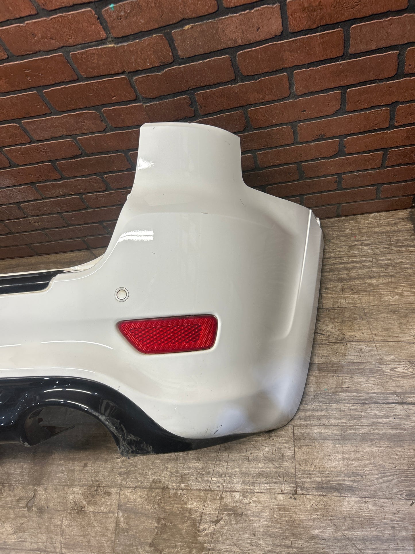 15-21 JEEP GRAND CHEROKEE SRT REAR BUMPER COVER W/ LOWER PANEL OEM  8143470