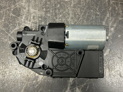 11-22 Jeep Grand Cherokee Roof Panoramic Sunroof Motor Assembly OEM 30020271D