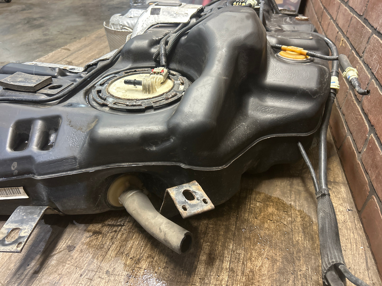 2011-2018 Jeep Grand Cherokee SRT 392 OEM Fuel Gas Tank 25 US Gallons 68214447AA