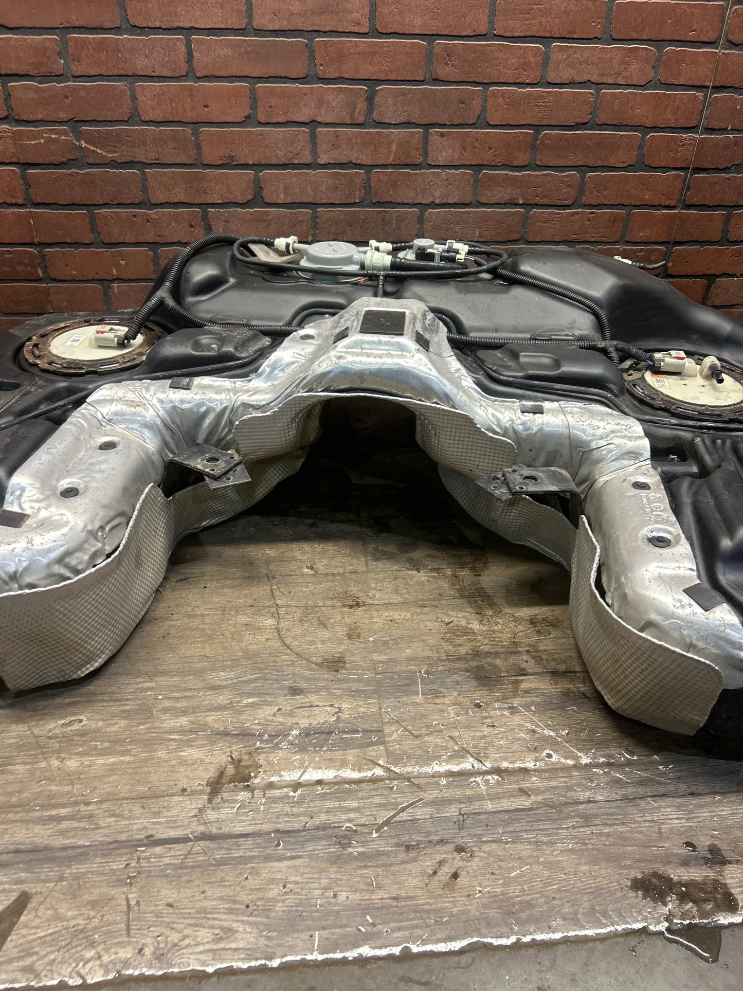 2011-2018 Jeep Grand Cherokee SRT 392 OEM Fuel Gas Tank 25 US Gallons 68214447AA