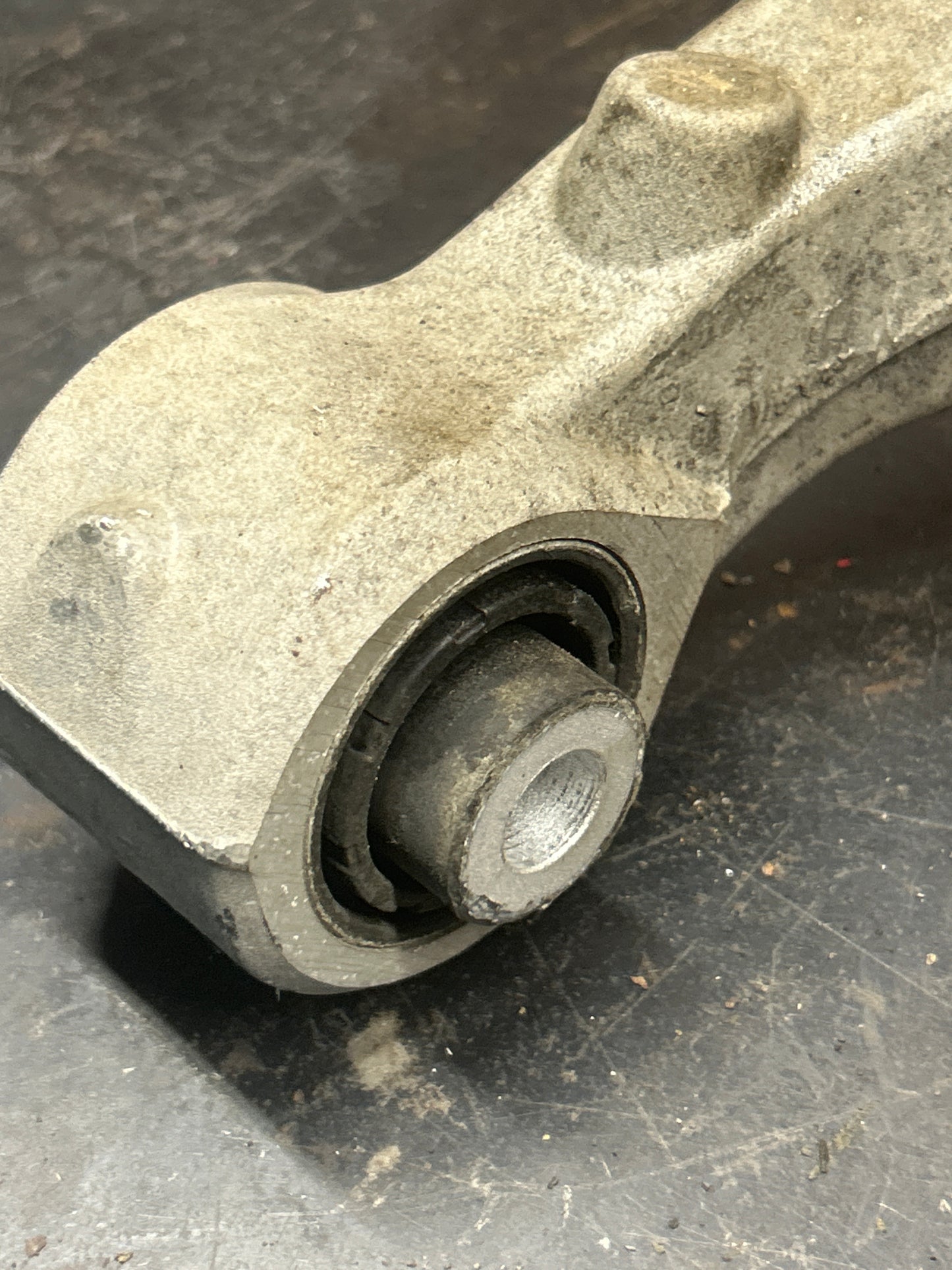 2011 - 2021 Jeep Grand Cherokee Genuine OEM Rear Left Control Arm 52124815AD