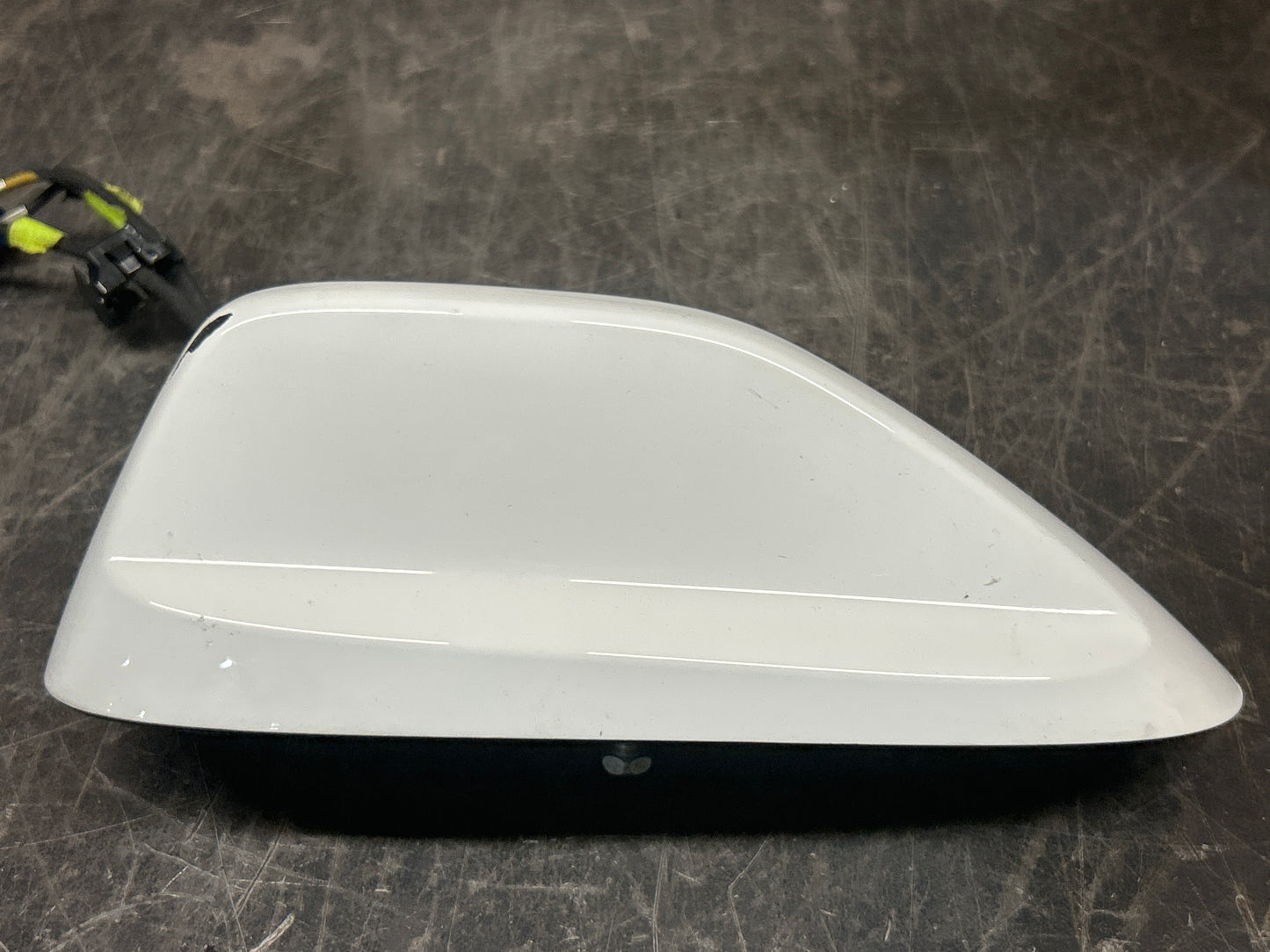 2014-2017 Grand Cherokee Dodge Durango Shark Fin Antenna White OEM P1YG06GW7AC