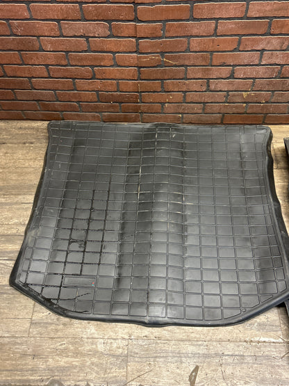 11-20 Jeep Grand Cherokee 11-14 Dodge Durango WeatherTech Floor Mats & Cargo Mat