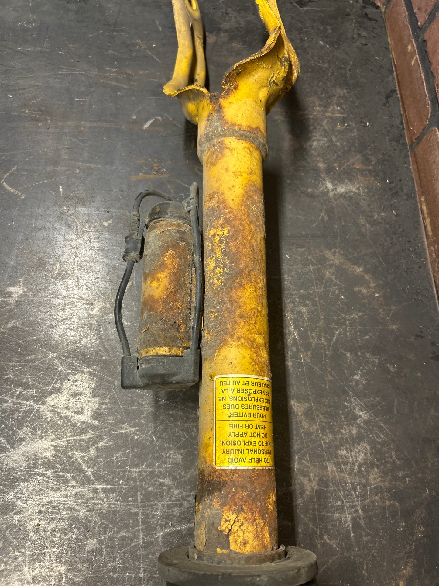 12-17 Jeep Grand Cherokee SRT OEM Shock Absorber Right Front RH 05181701AC
