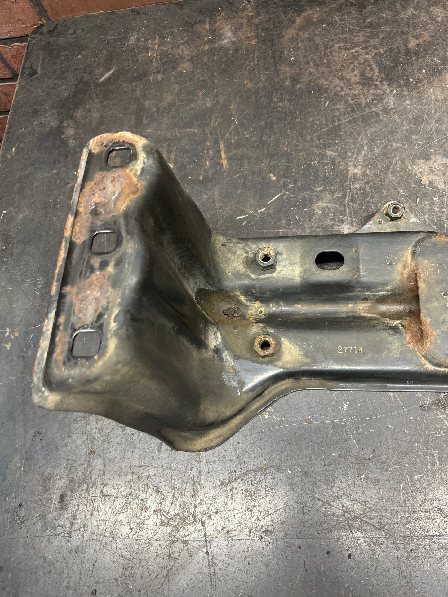 14-21 Jeep Grand Cherokee/Durango SRT Crossmember Mount Bracket 68252525AA OEM
