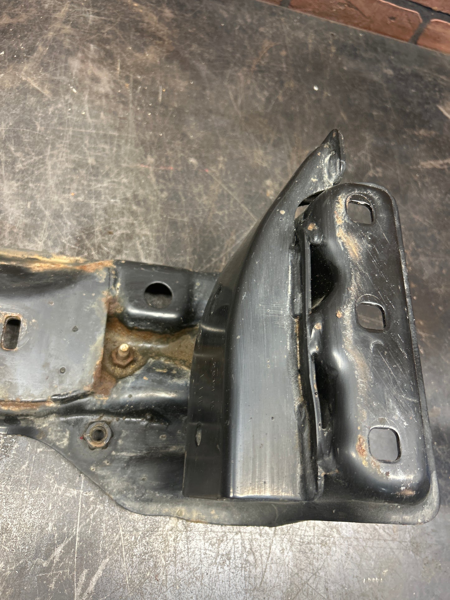 14-21 Jeep Grand Cherokee/Durango SRT Crossmember Mount Bracket 68252525AA OEM