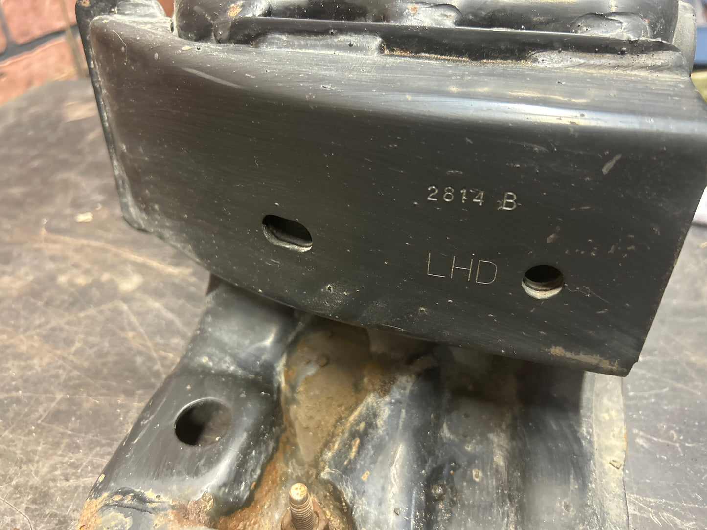 14-21 Jeep Grand Cherokee/Durango SRT Crossmember Mount Bracket 68252525AA OEM