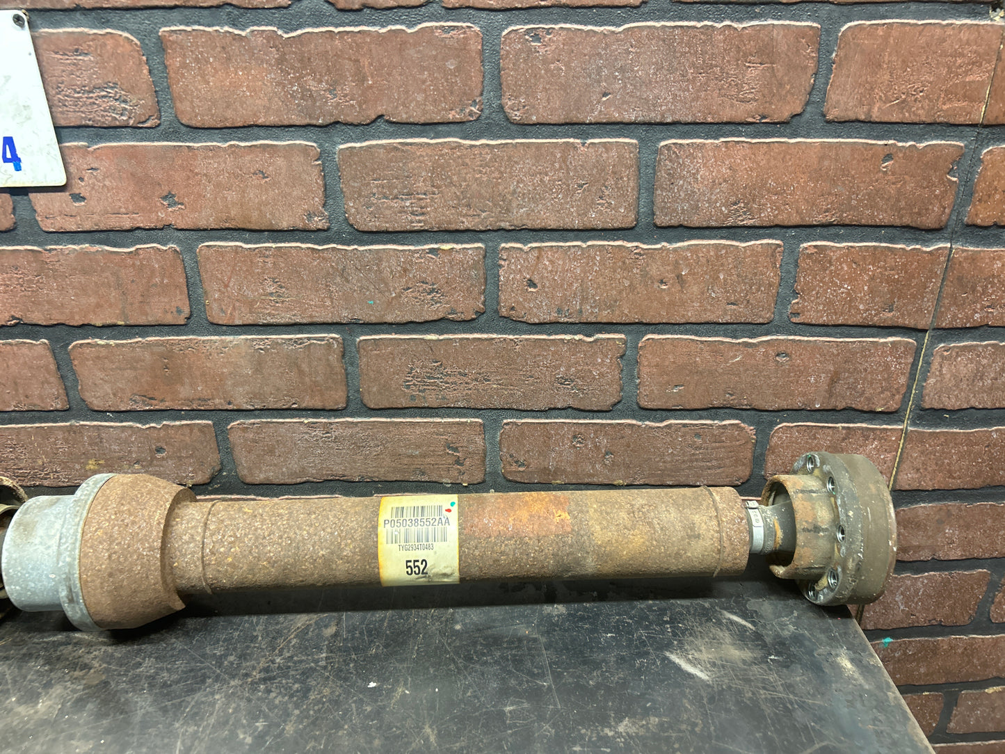 12-18 JEEP GRAND CHEROKEE SRT8 6.4L OEM REAR PROP SHAFT DRIVESHAFT P05038552AA