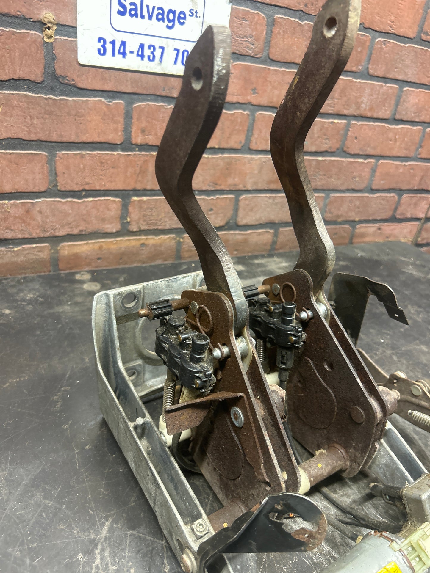 03-06 GEN3 Mopar OEM Dodge Viper Brake Clutch Accelerator Pedal 5290890AG