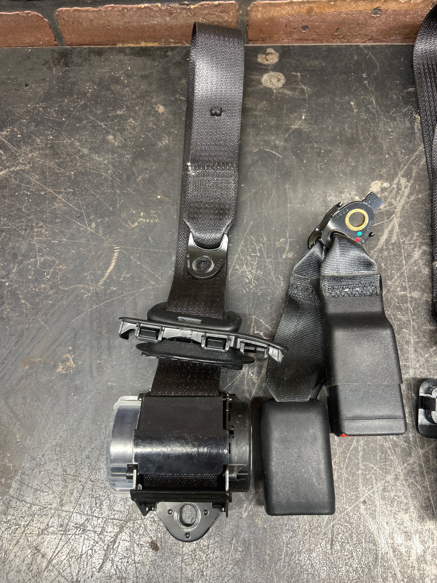 17-23 DODGE CHARGER REAR LEFT RIGHT CENTER SEAT BELT RETRACTOR SET 6KE761X9AA