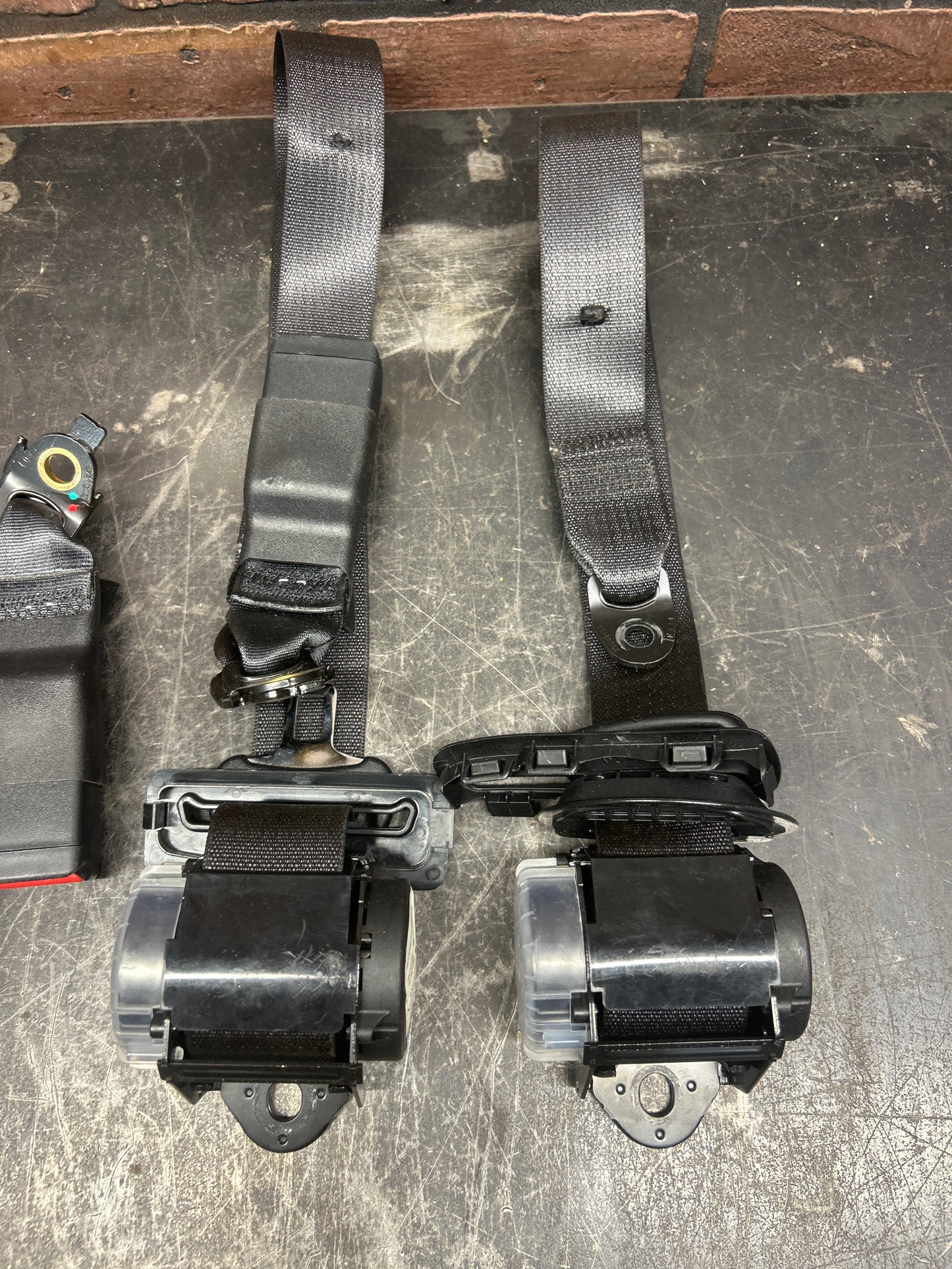 17-23 DODGE CHARGER REAR LEFT RIGHT CENTER SEAT BELT RETRACTOR SET 6KE761X9AA