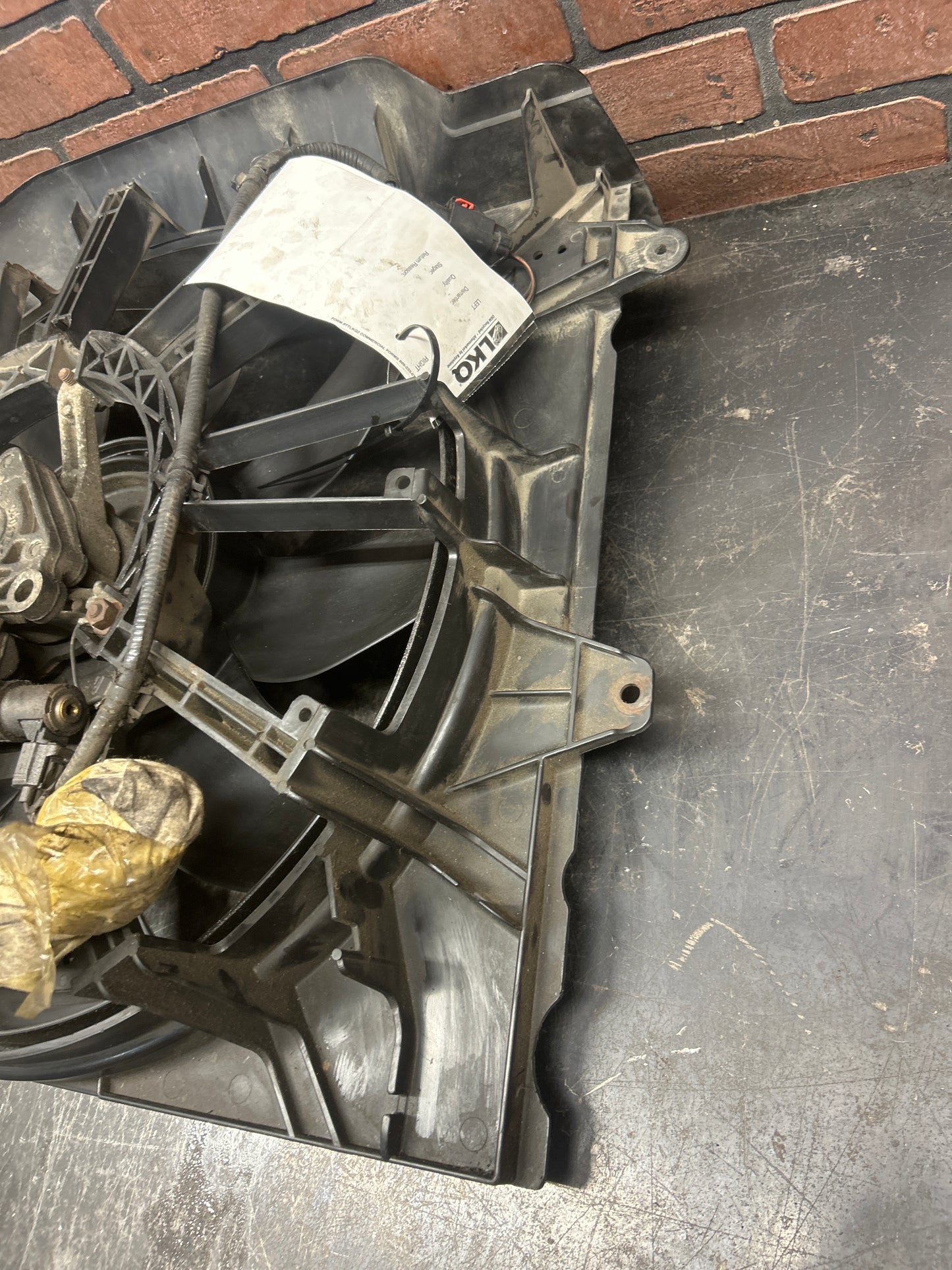 01-04 Jeep Grand Cherokee OEM Radiator Hydraulic Cooling Fan Motor 52079986AE