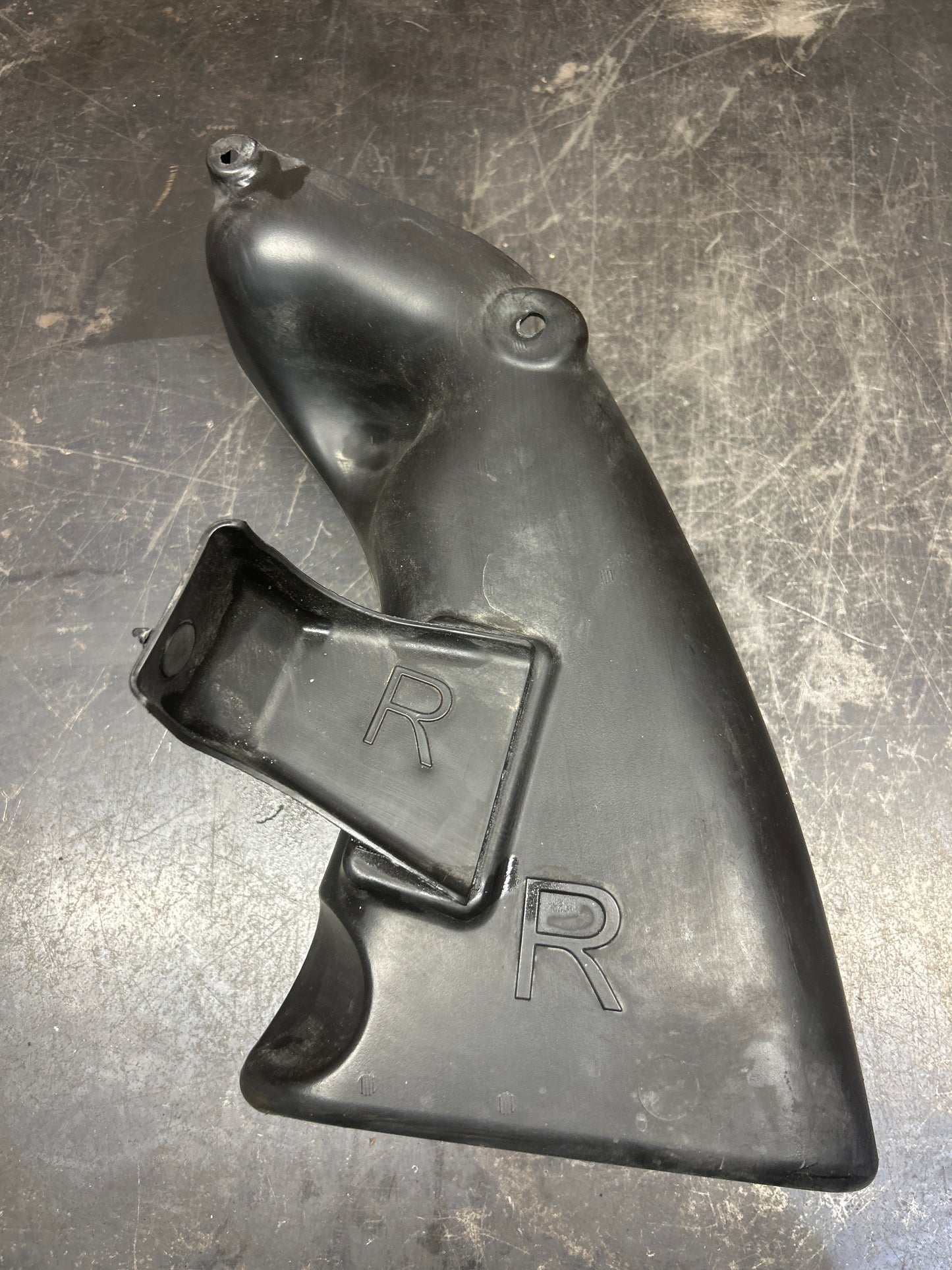 2015-2023 Dodge Charger Challenger Mopar Brake Cooling Air Duct Right 68228404AD